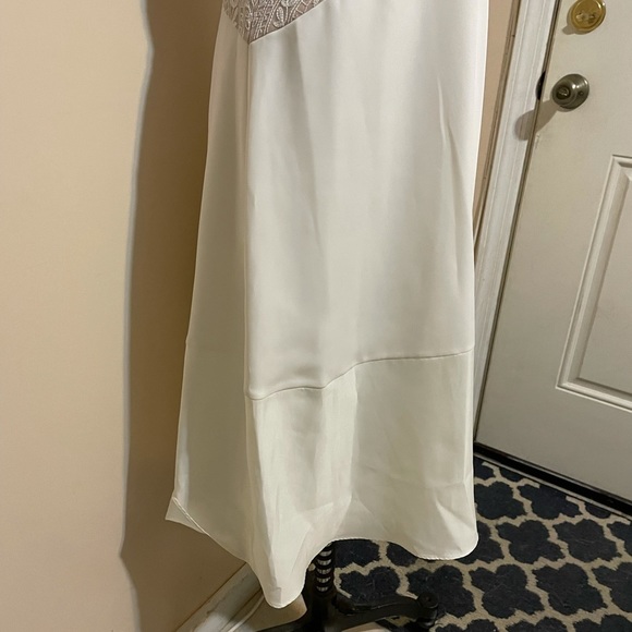 0063 NWT Karleigh Dress in Off White
BCBGMAXAZRIA sz 12 - Picture 5 of 14